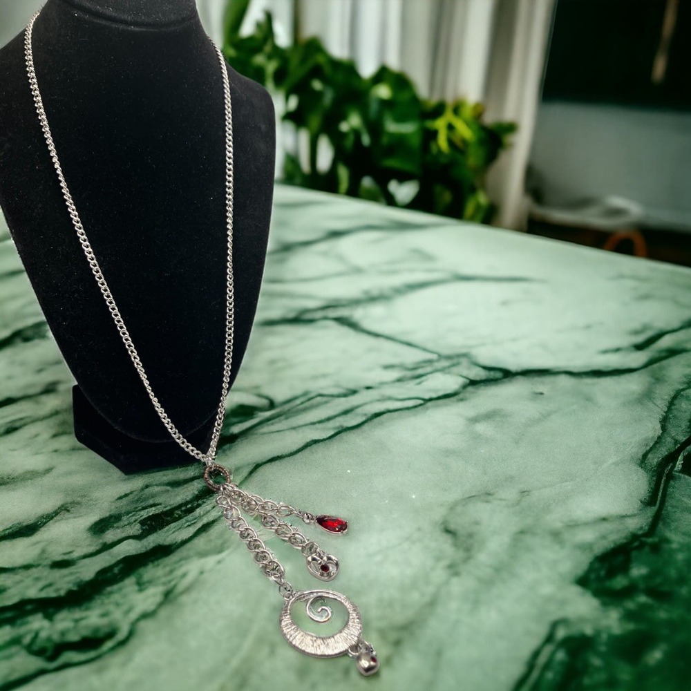 Red Rhinestones Silver-Tone Charm Pendants Chain Necklace!